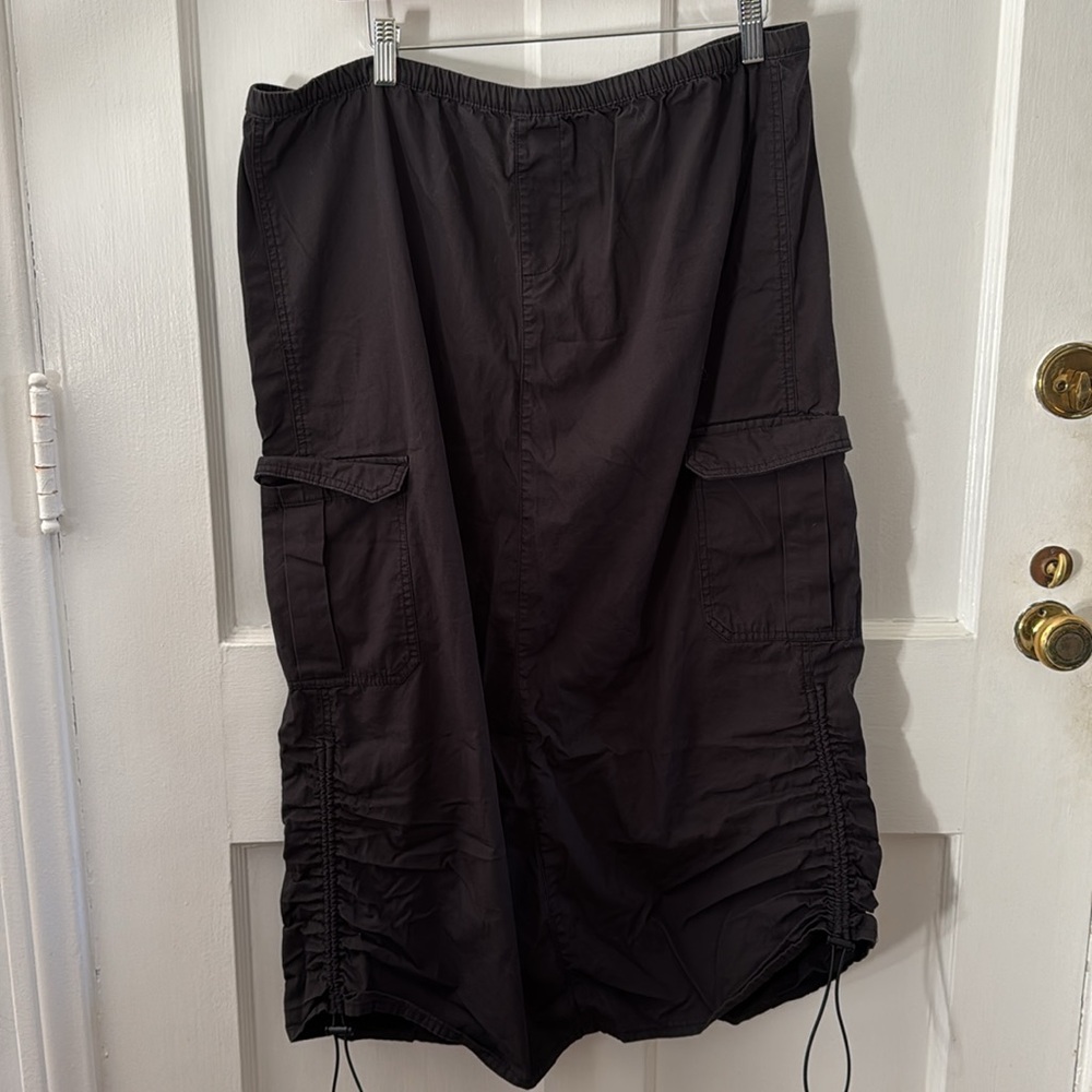H&M Cotton Parachute Skirt - Black - Large - Great condition